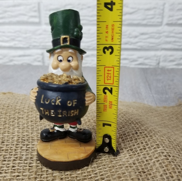 Wee Folk Leprechaun With Pot Of Gold Decor - Picture 6 of 6